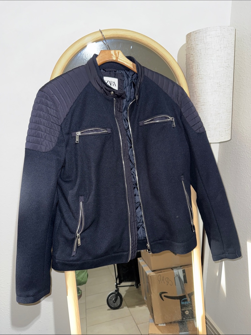 Zara Men’s Black Quilted-Shoulder Bomber Jacket size 42
